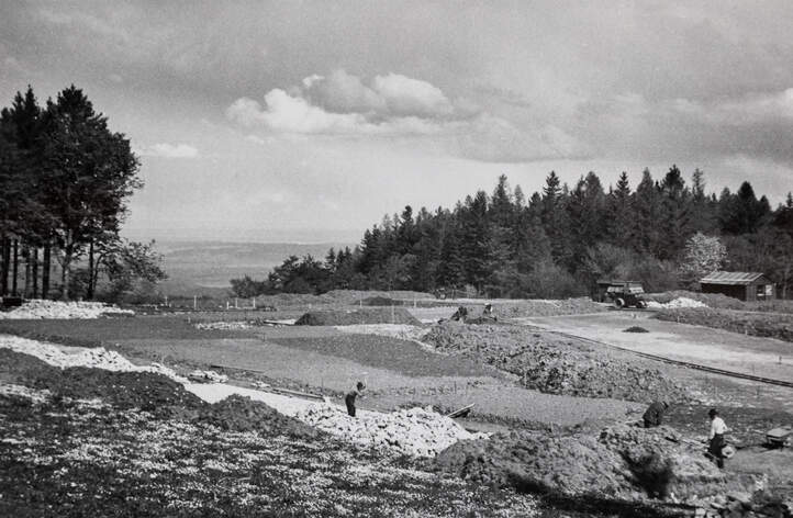 Baustelle für  die «Schulungslaufbahn»am Lärchenplatz 1946