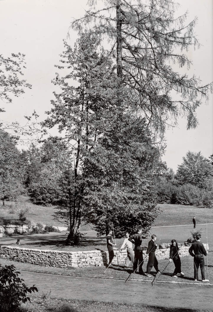 Magglingen Lärchenplatz Unterricht Speerwerfen 1950